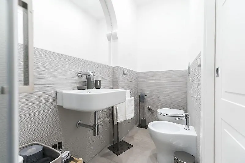 Bellini Suite Napoli 2*,